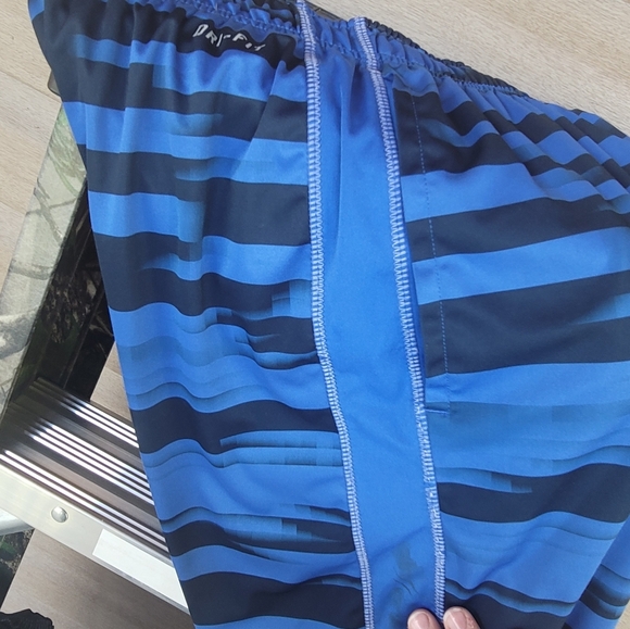 LOT of 2 Nike men's dri fit shorts size small - Picture 6 of 6